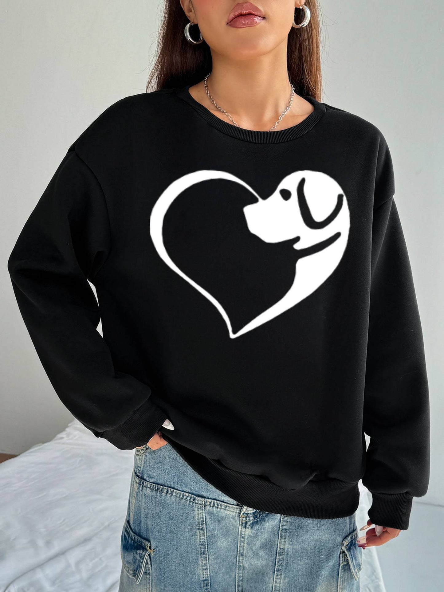Women's Crew Neck Sweatshirt with Pockets - Comfortable Long Sleeve Top
