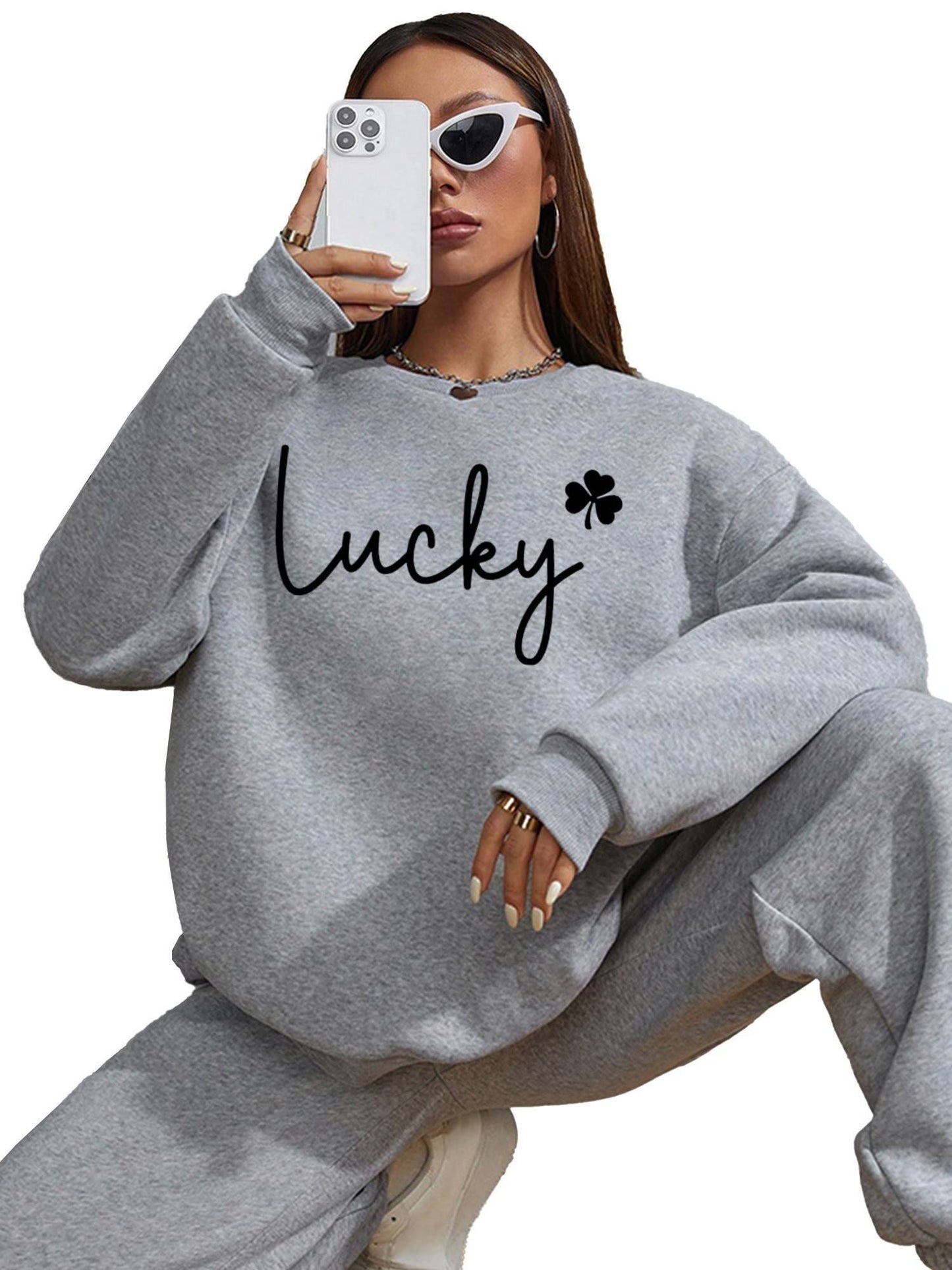 Women's Basic Crew Neck Sweatshirt - Long Sleeve with Pockets